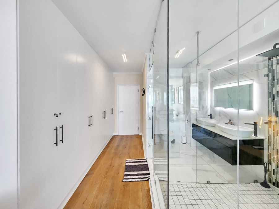3 Bedroom Property for Sale in Mouille Point Western Cape